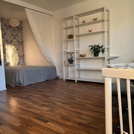 Ihana Meren Laehellae. *